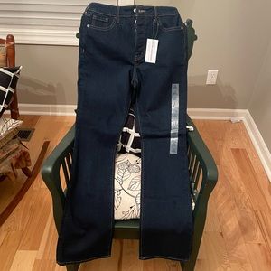 New with tags Old Navy boot kicker extra high rise size 4 jeans. Button fly.